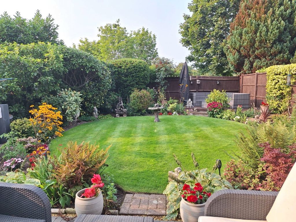 Property photo 2 of 14 Picture No. 21