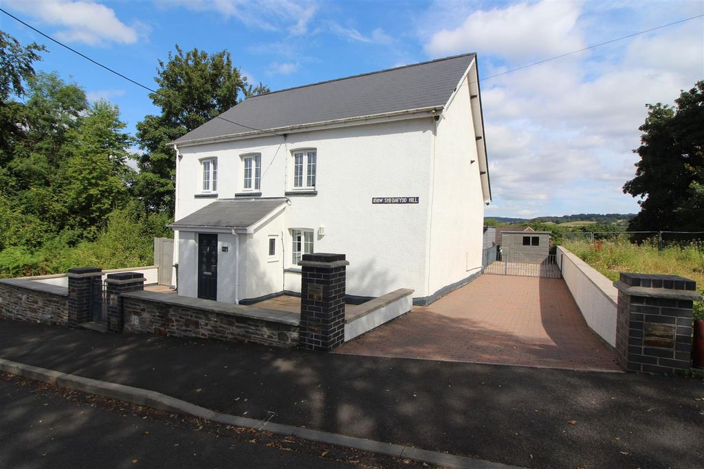 Property photo 1 of 42 Outside