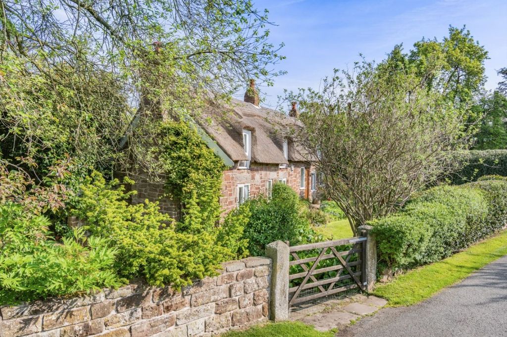 Property photo 2 of 31
