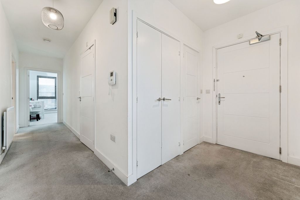 Property photo 3 of 17 Pbox-Img.Jpg