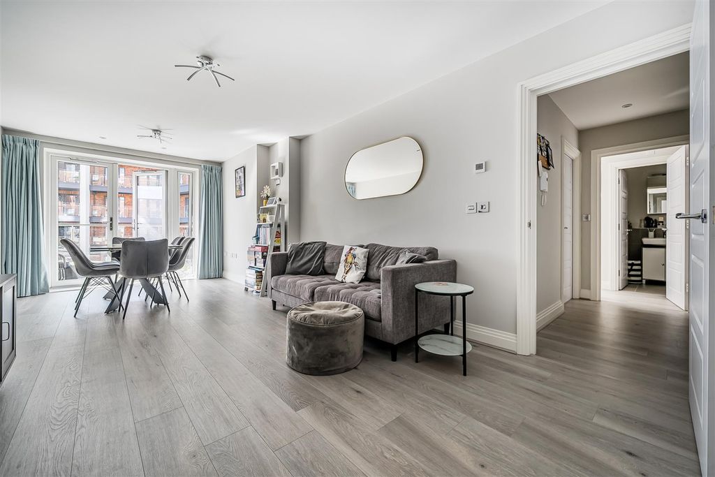 Property photo 3 of 12 Open Plan