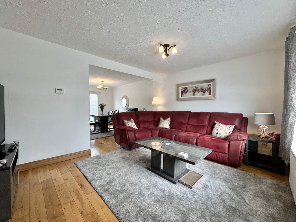 Property photo 2 of 21 Aitken Drive, Beith Lounge Area