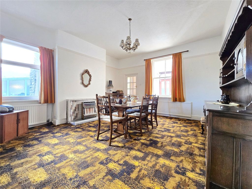 Property photo 3 of 22 Living Room