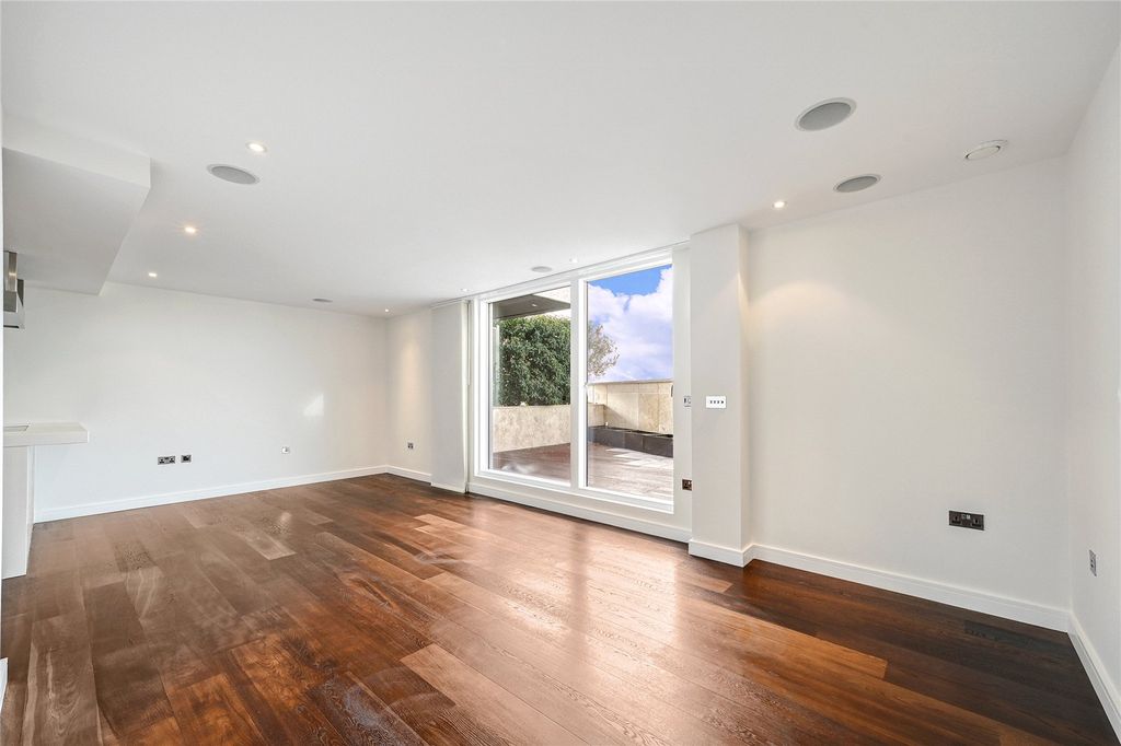 Property photo 1 of 18 Picture No. 06