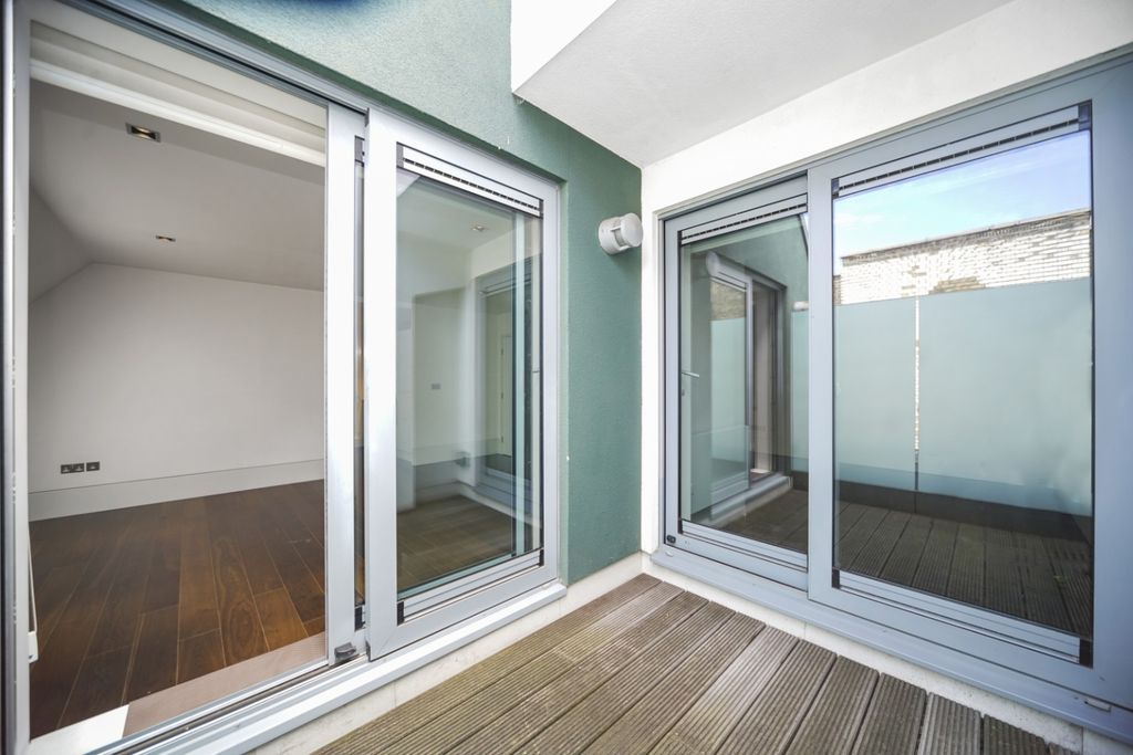 Property photo 3 of 11 4628724