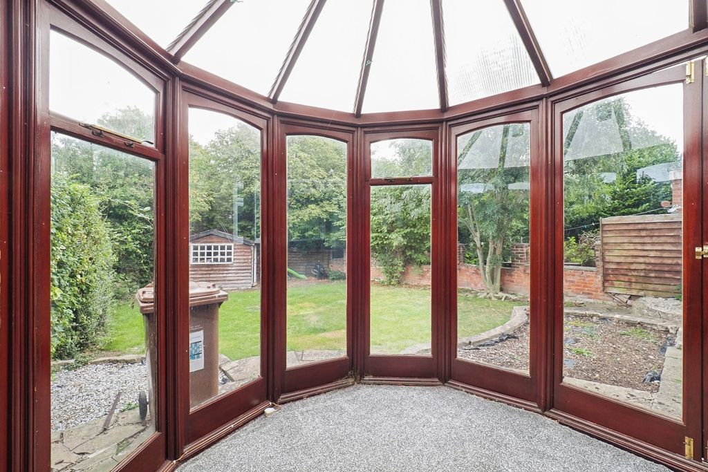 Property photo 3 of 17 Conservatory
