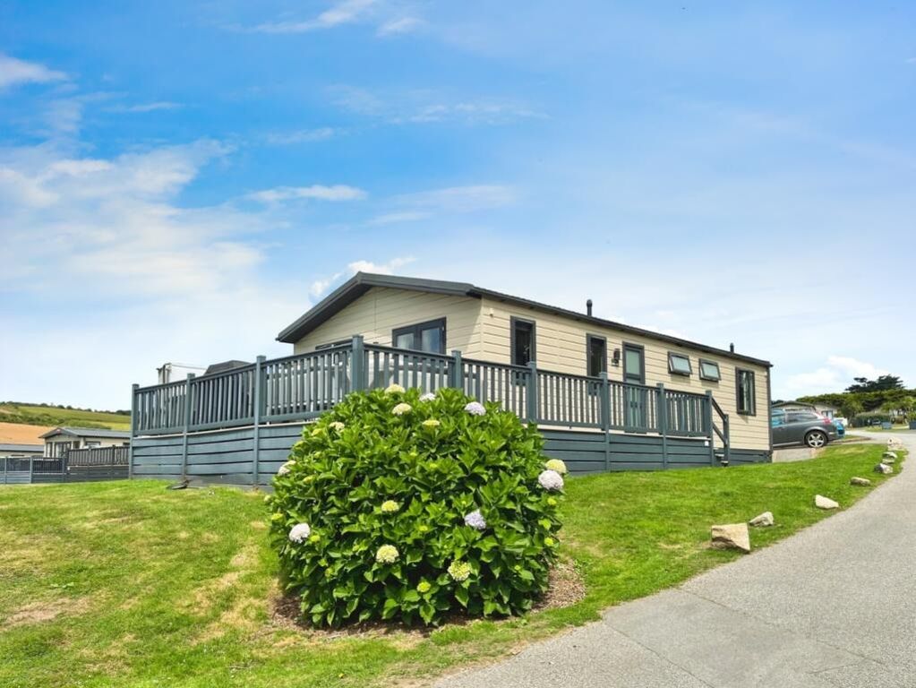 Property photo 1 of 19 5136420