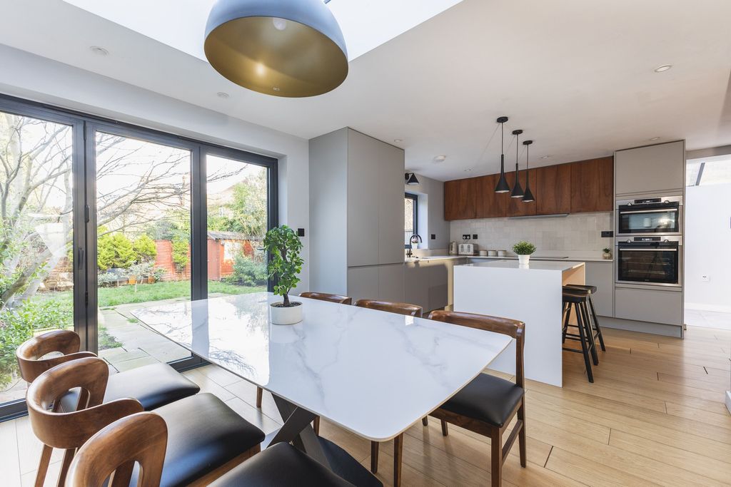 Property photo 2 of 54 Kitchen