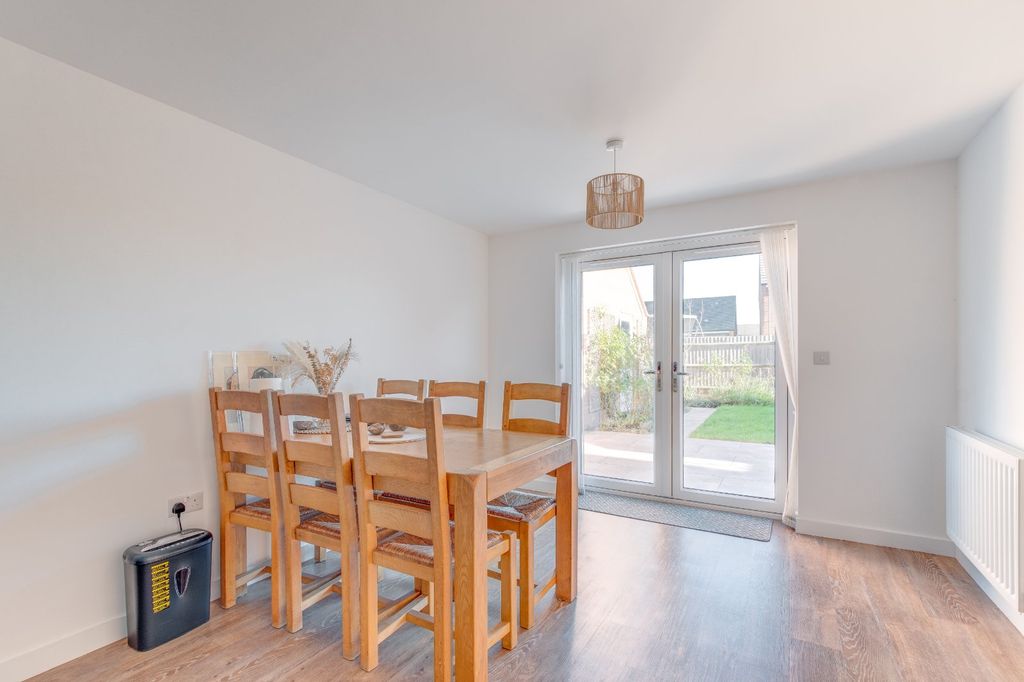 Property photo 3 of 13 Picture No. 12