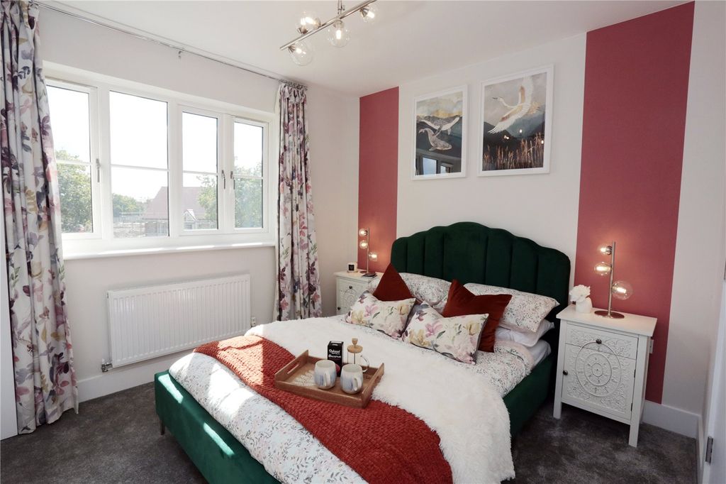 Property photo 3 of 7 Master Bedroom