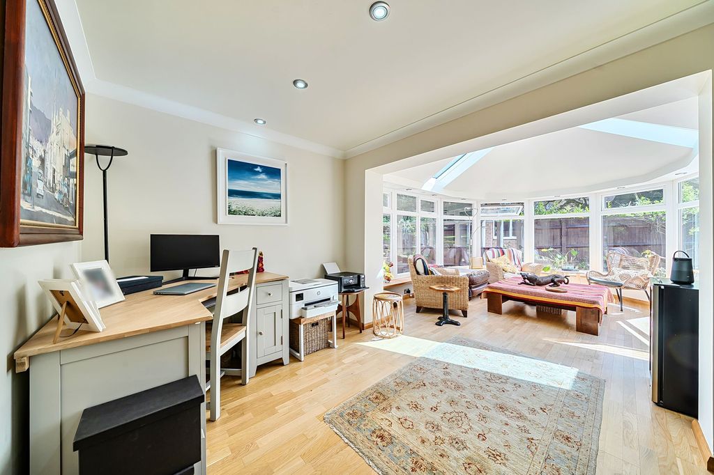 Property photo 3 of 27