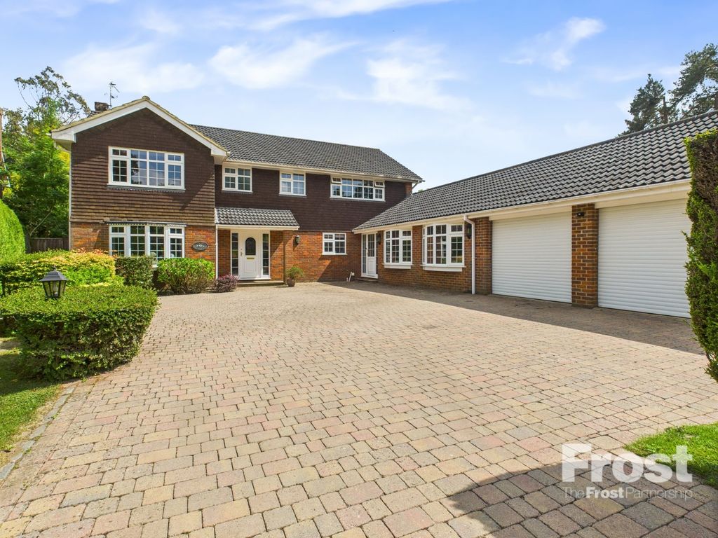 Property photo 1 of 19 Front