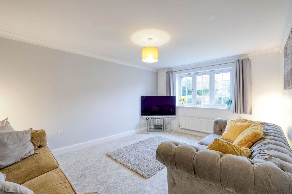 Property photo 2 of 11