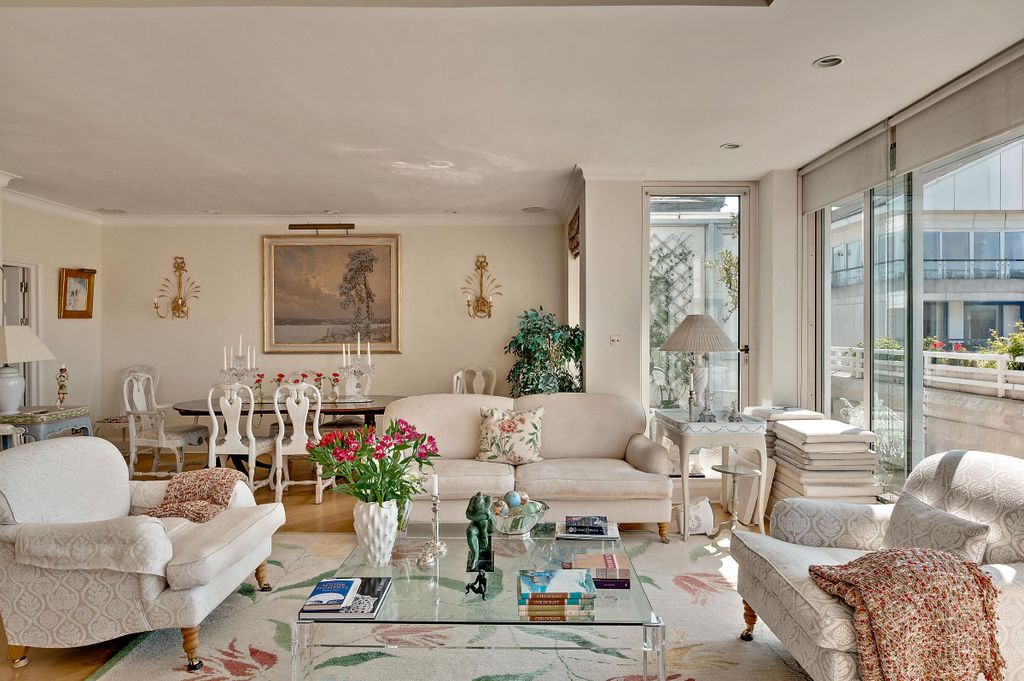 Property photo 2 of 28