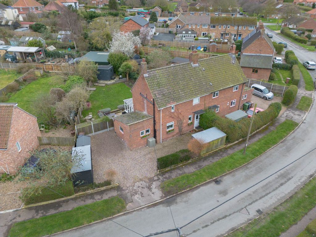 Property photo 2 of 33