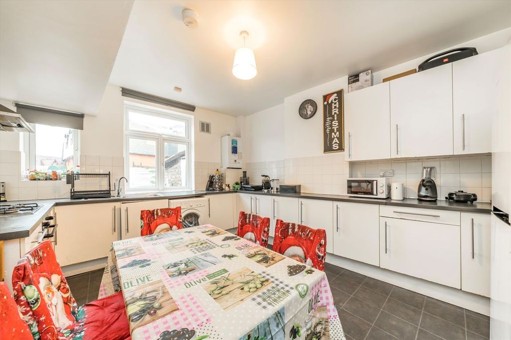 Property photo 1 of 4