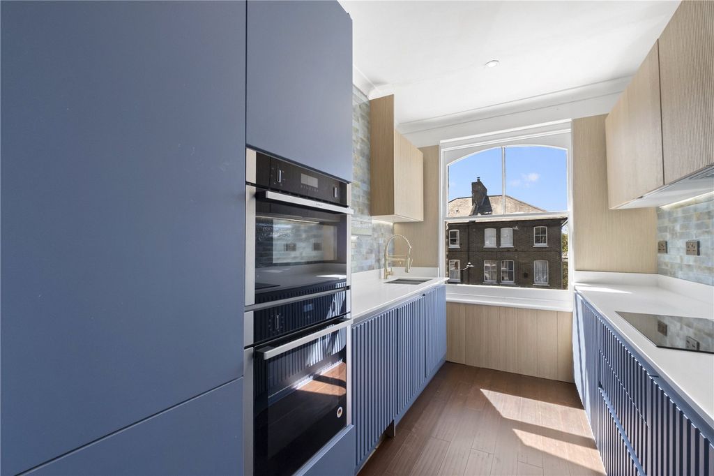 Property photo 3 of 10 Picture No. 06