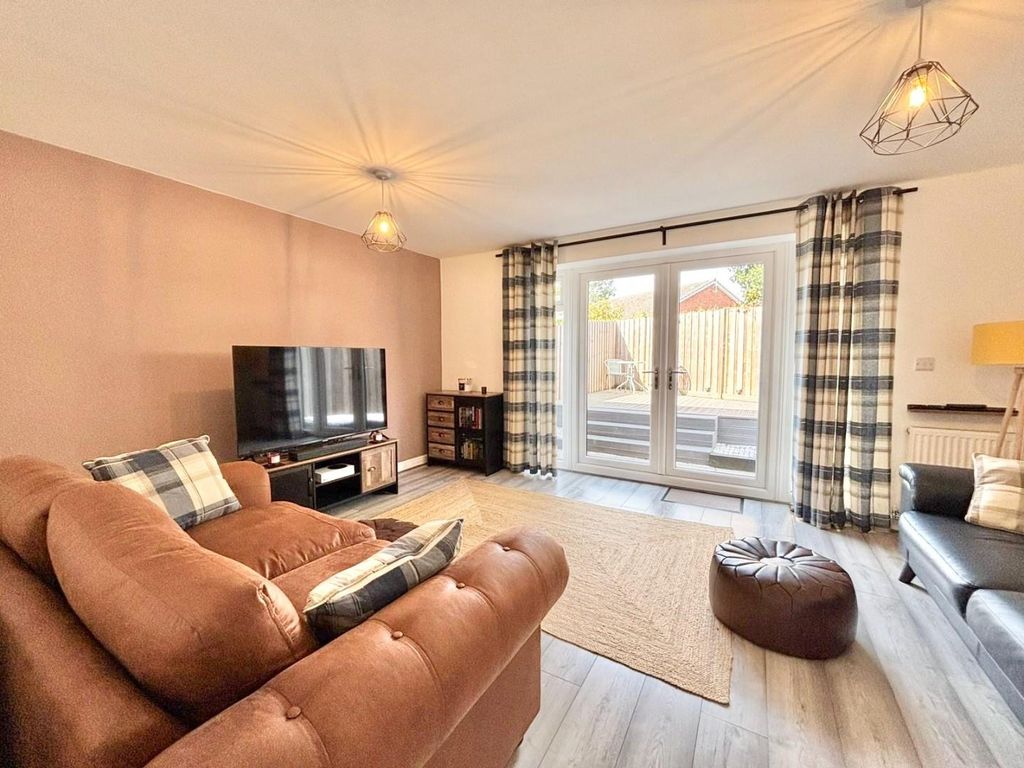 Property photo 2 of 14 3F612Cdc-Eccd-4Ac1-85dc-Ec4536Ea80d8.Jpg