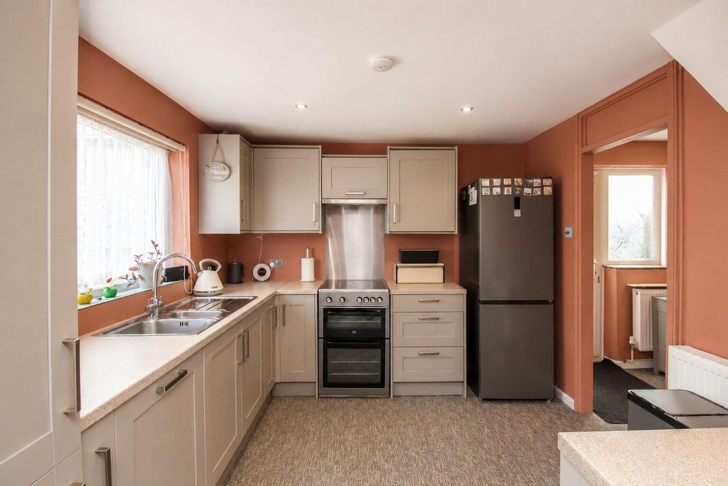Property photo 2 of 14