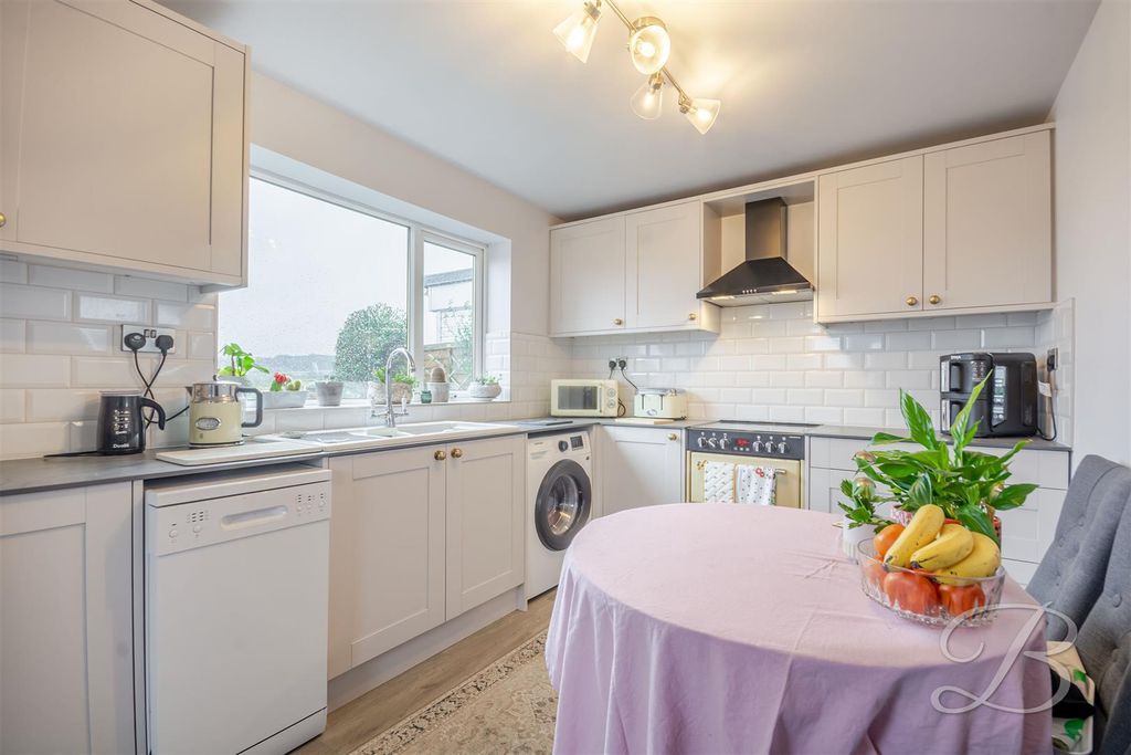 Property photo 2 of 32 Ccltd-2.Jpg