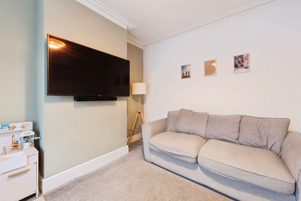 Property photo 2 of 14 Pbox-Img.Jpg