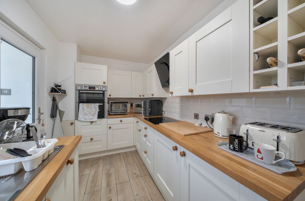 Property photo 3 of 27 1418371-20-699645A668395