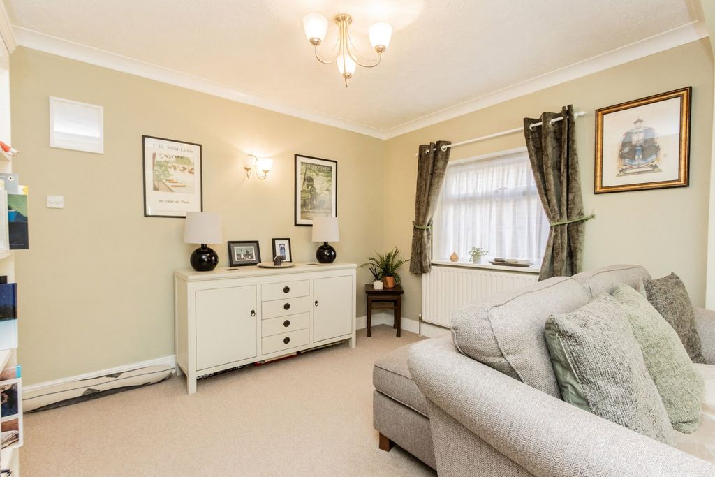 Property photo 3 of 16