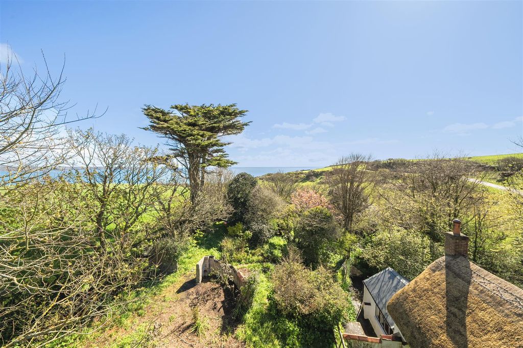 Property photo 2 of 21