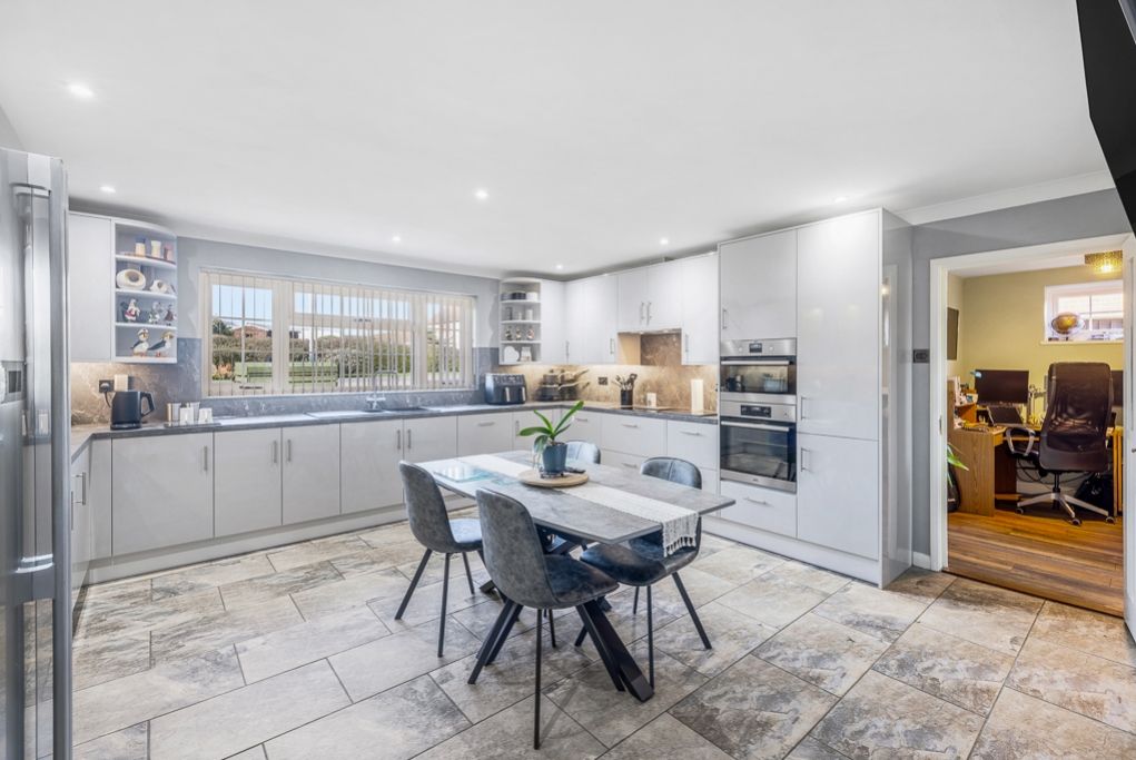 Property photo 3 of 31 Cosmor (Boston)-16