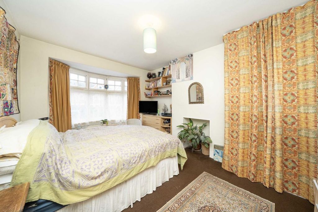 Property photo 3 of 6