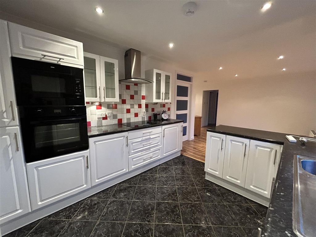 Property photo 3 of 18 3.Jpg