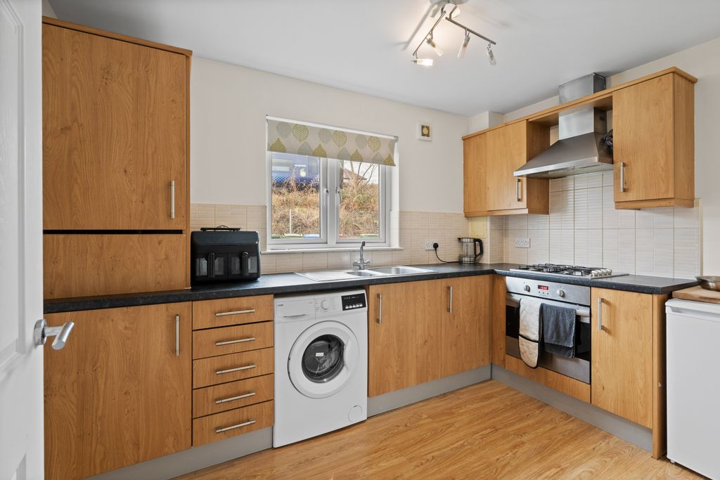 Property photo 2 of 13 Flat 1, Block 2, Thornbridge Court 10