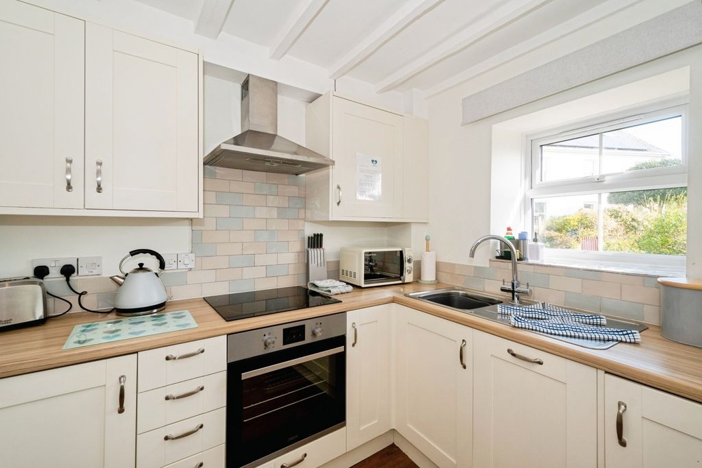 Property photo 3 of 20 Pbox-Img.Jpg