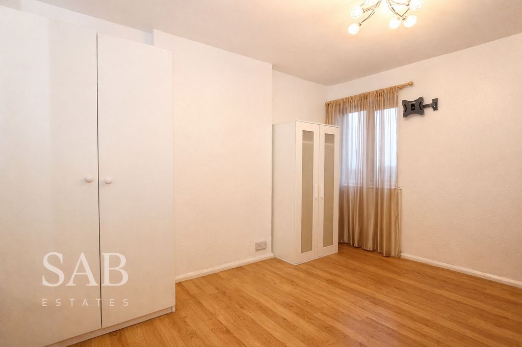 Property photo 1 of 3