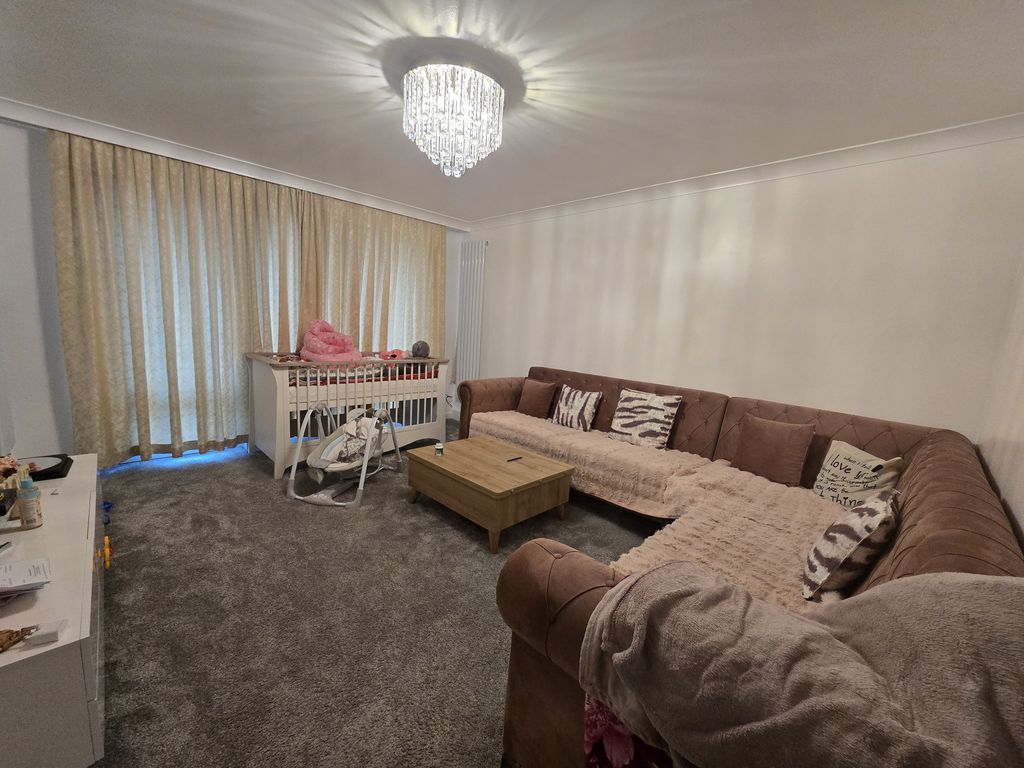 Property photo 2 of 6