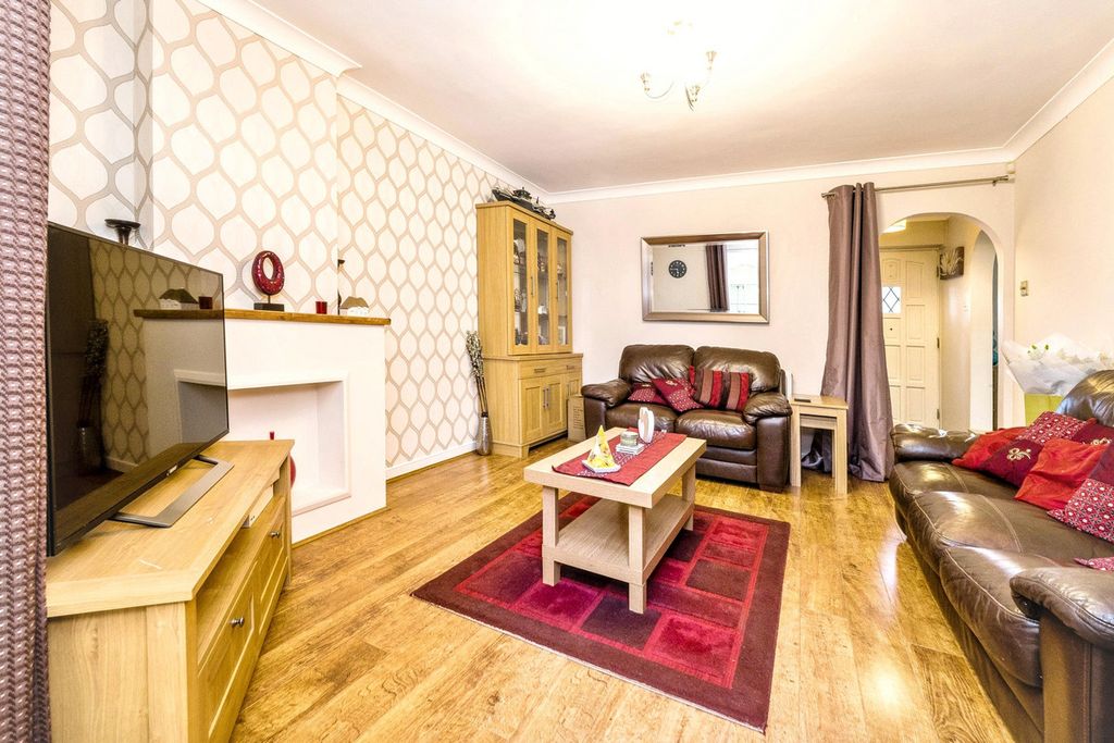 Property photo 2 of 23