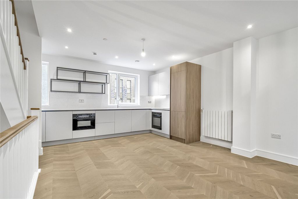 Property photo 3 of 8 Picture No. 06