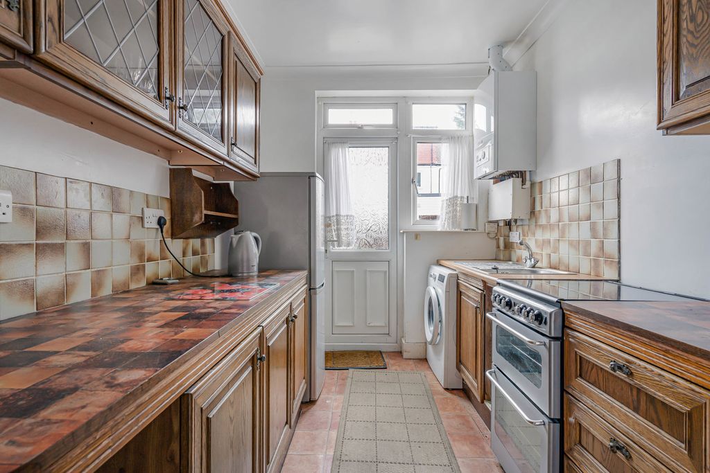 Property photo 3 of 21 Kitchen