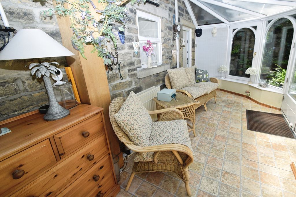 Property photo 2 of 15 11c165Ed-Conservatory 201