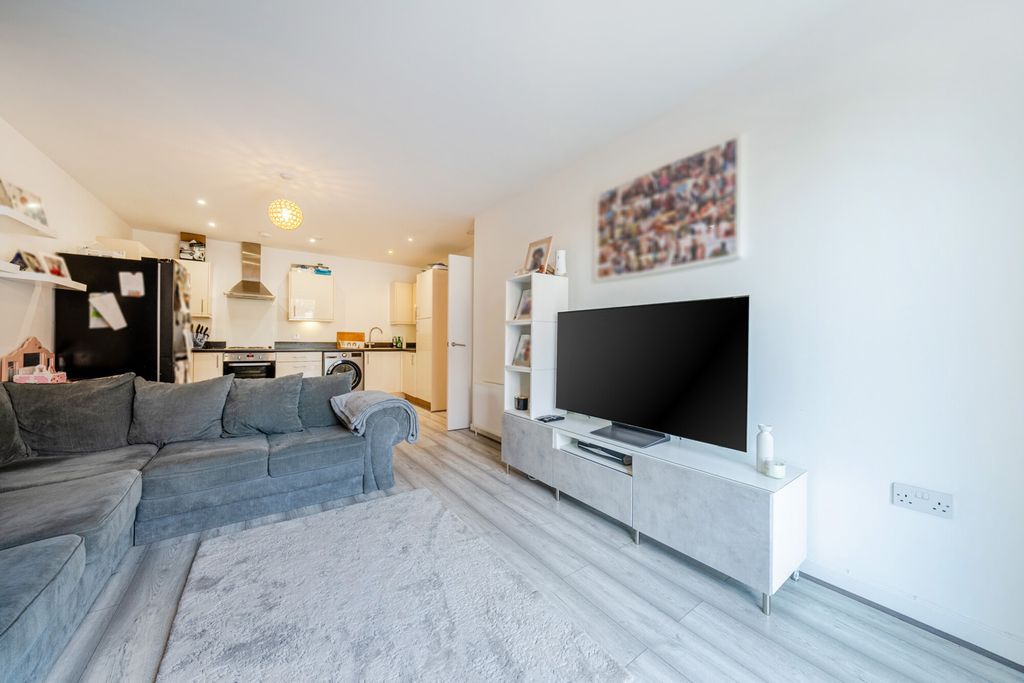 Property photo 3 of 19 1510223-8-6A8Db29...