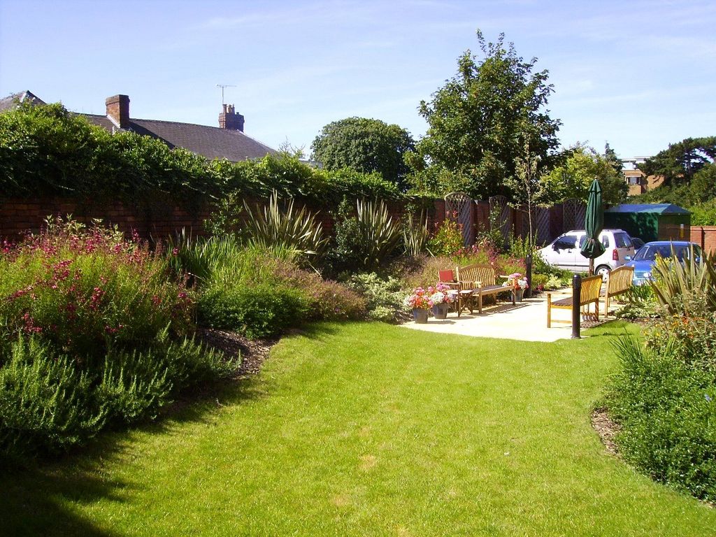 Property photo 2 of 10 General View