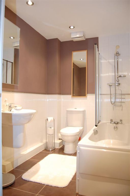 Property photo 2 of 4 Bathroom