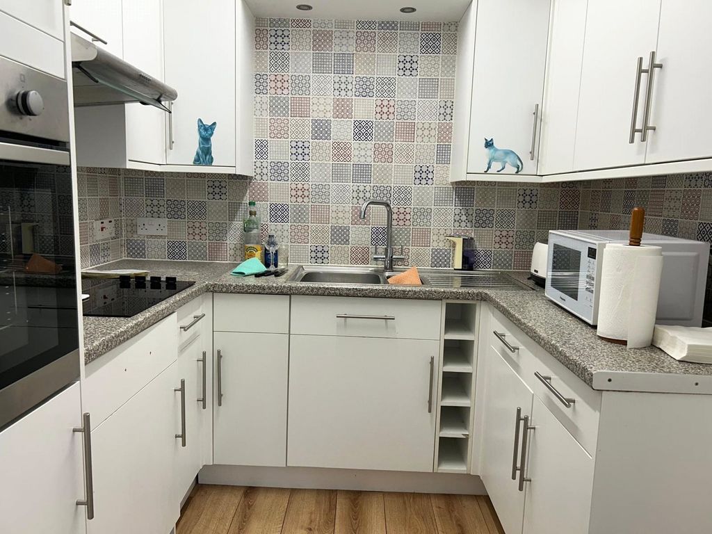 Property photo 3 of 8 Picture No. 16