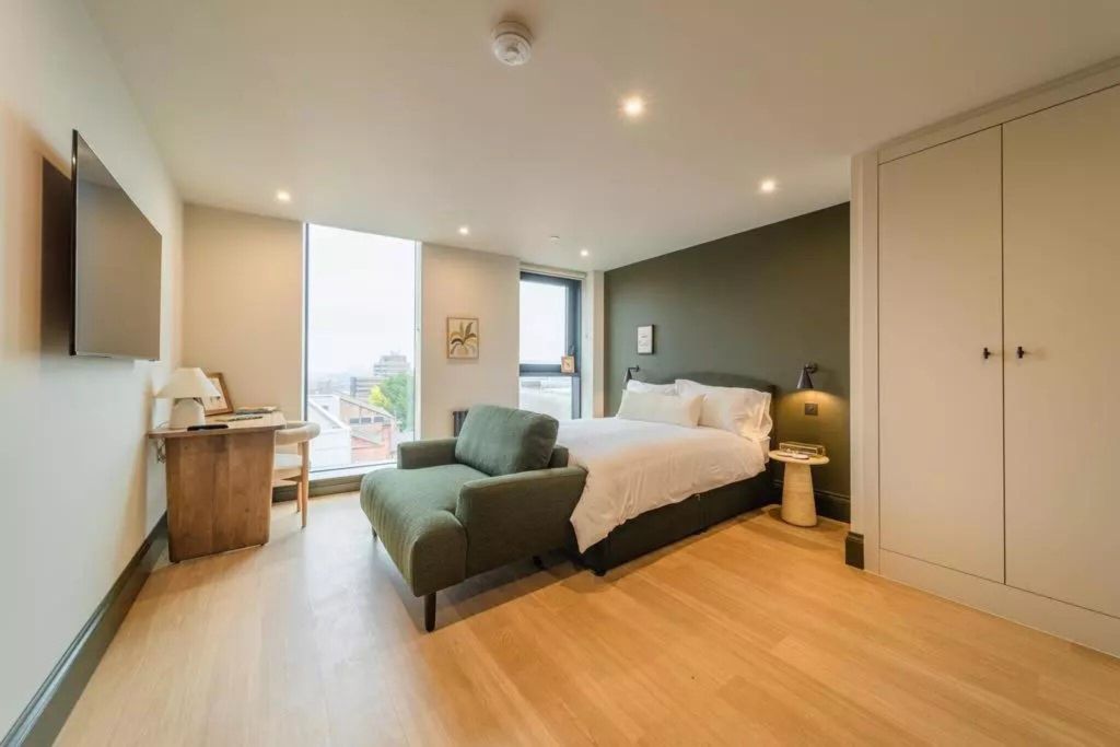 Property photo 1 of 19 Bedroom