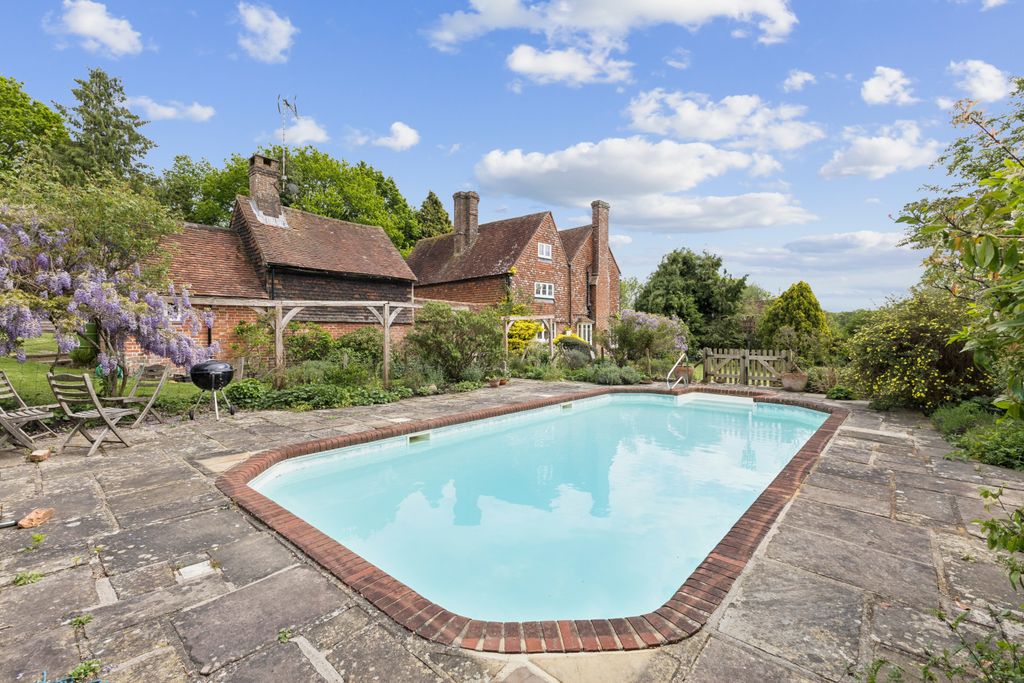 Property photo 2 of 18