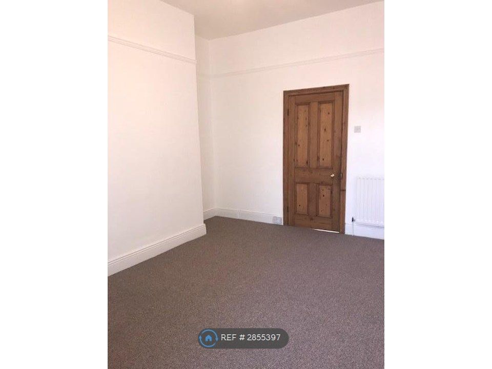 Property photo 3 of 10 Lounge