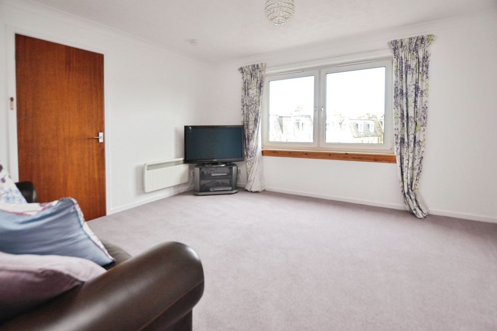 Property photo 2 of 5