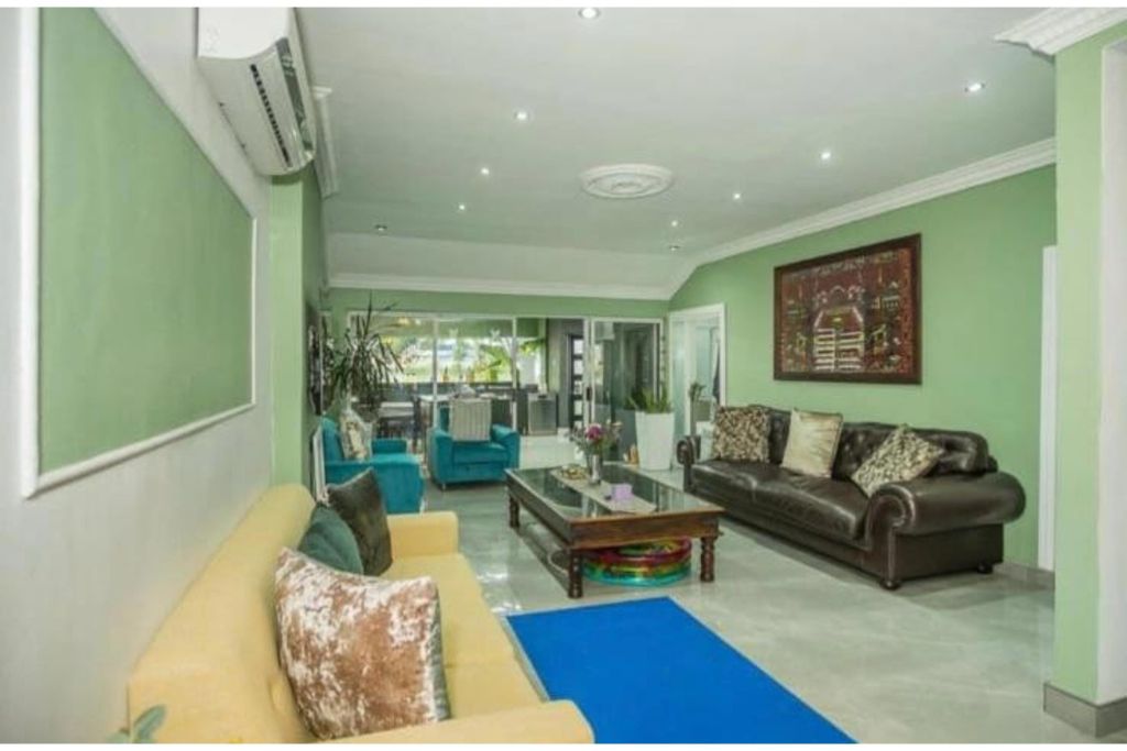 Property photo 2 of 21 Kw1737347