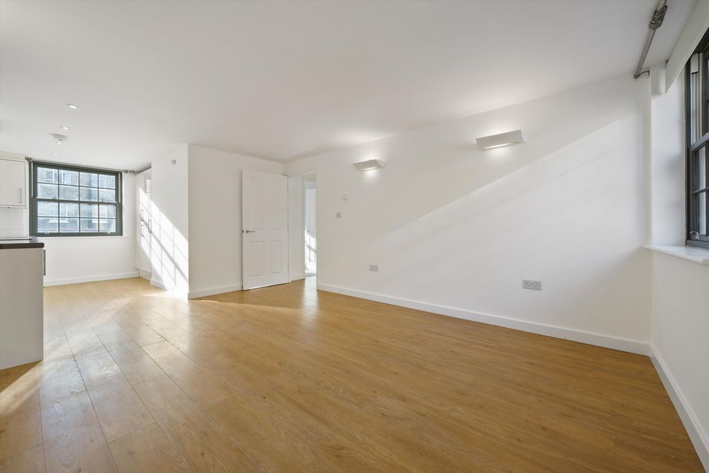 Property photo 1 of 12 Image