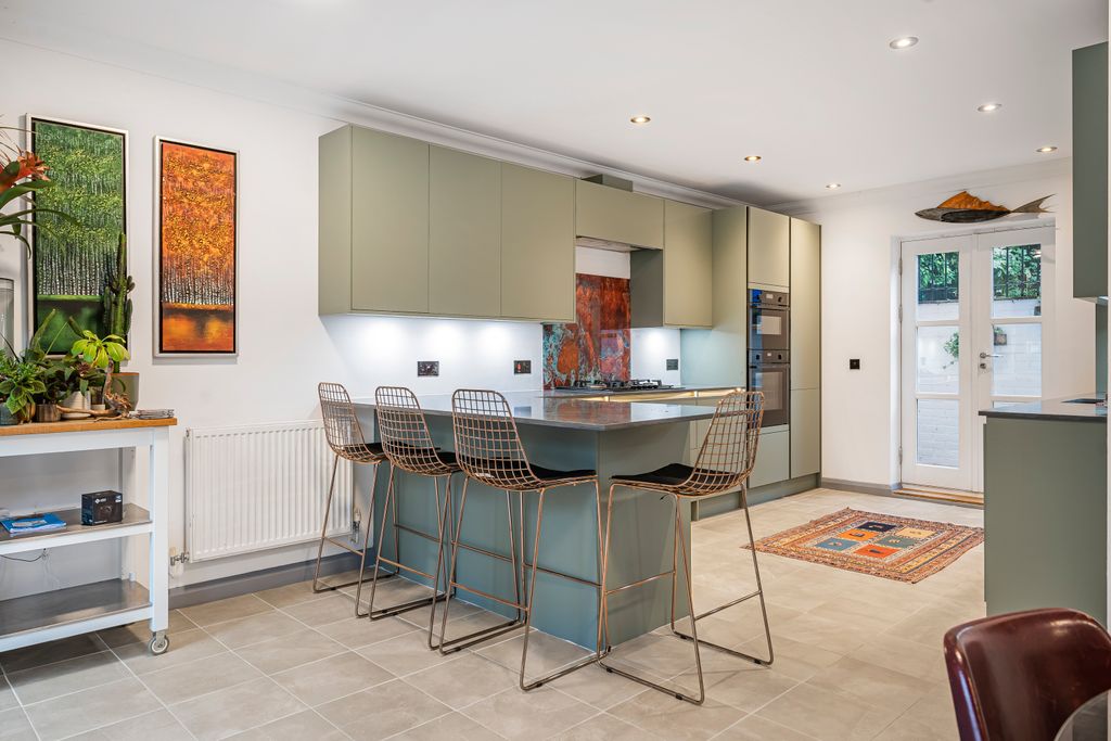 Property photo 2 of 42 26_61928